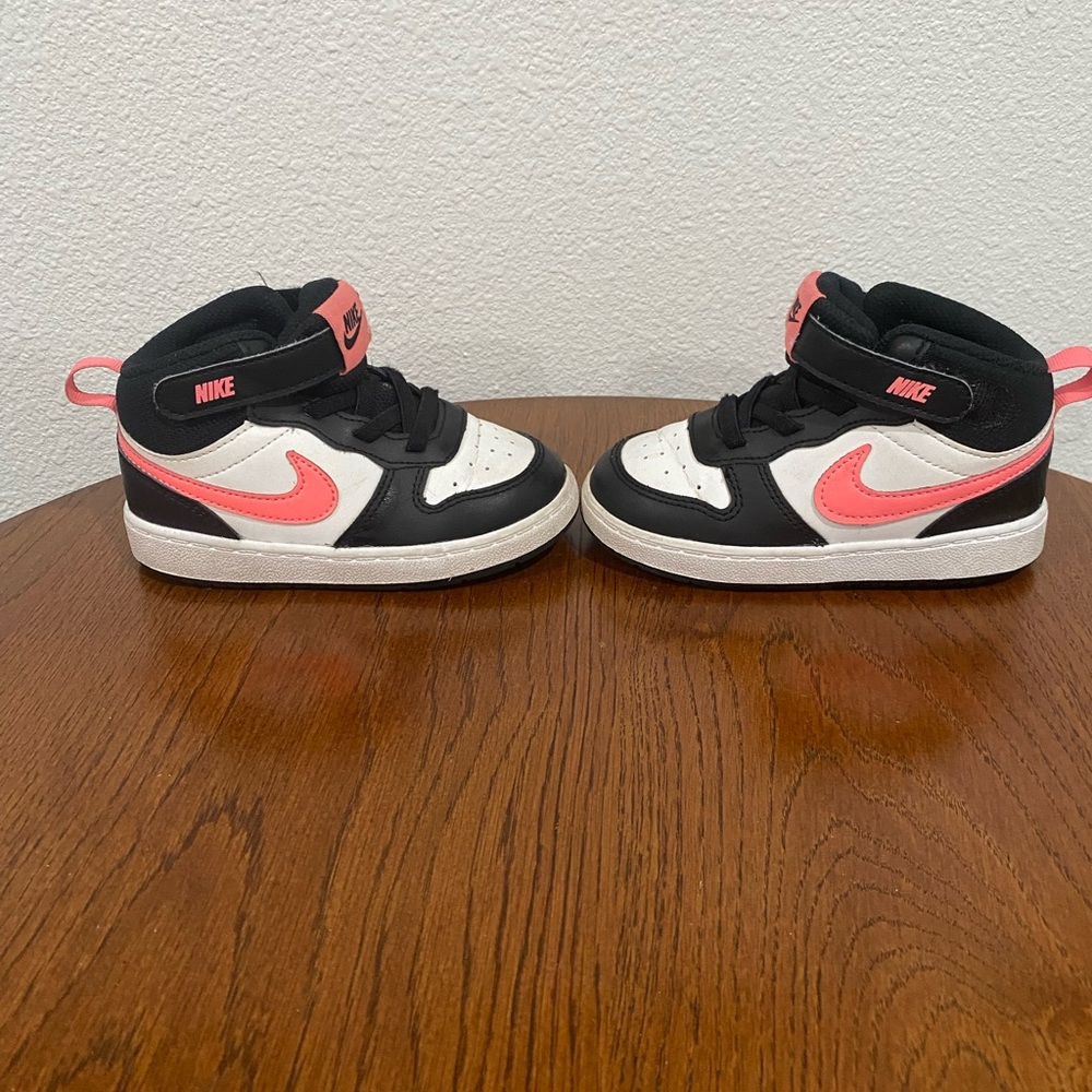 Girls Nike 8c